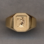 Ladies Gold Family Crest Solid Ring with Plain Shanks by Heraldica Imports