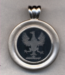 6000 Crest Stone Pendant Collection by Heraldica Imports