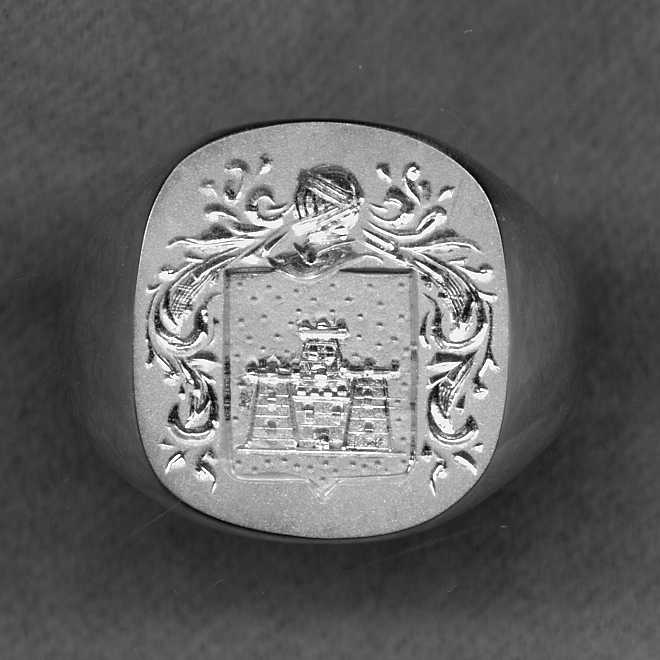 A man's Crest Ring from the Heraldica Silver Collection.